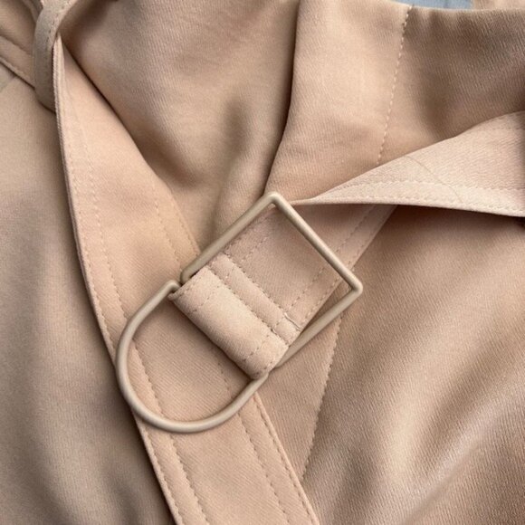 Vince High Rise Belted Paper Bag Shorts Size 6 Praline Beige - Picture 7 of 13